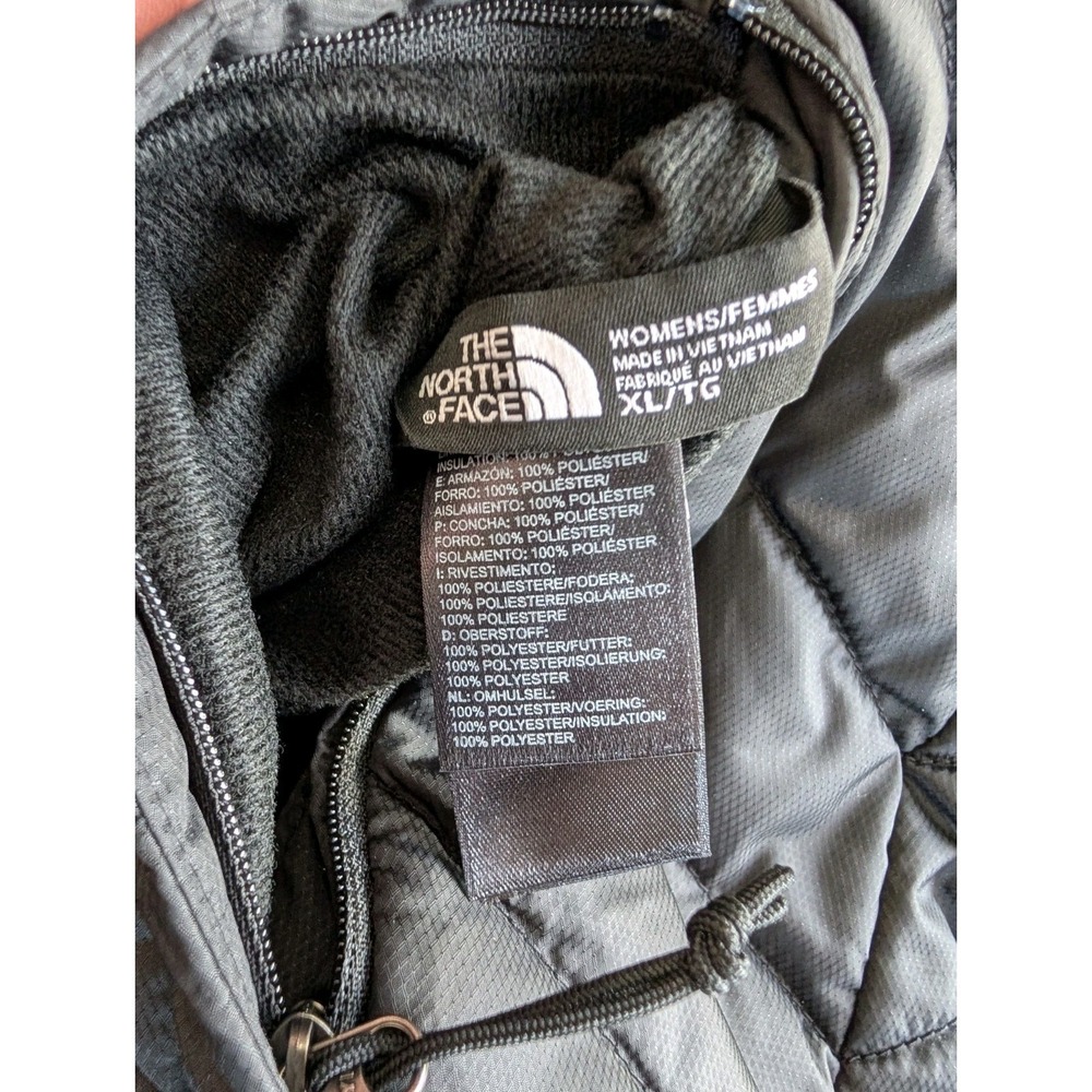 The North Face Black Quilted Ski Jacket - Picture 3 of 13